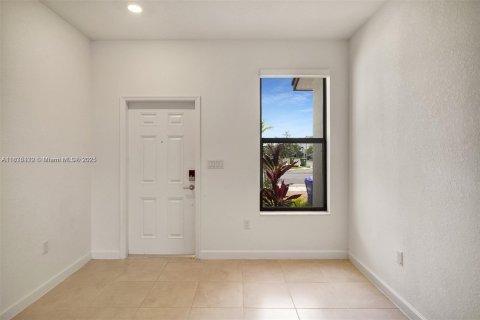Townhouse in Pembroke Pines, Florida 3 bedrooms, 136.38 sq.m. № 1818478 - photo 2