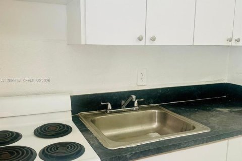 Apartment in Miami, Florida 1 bedroom № 2048059 - photo 5