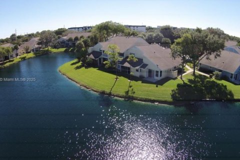 Adosado en venta en North Lauderdale, Florida, 2 dormitorios, 110.18 m2 № 1738835 - foto 27
