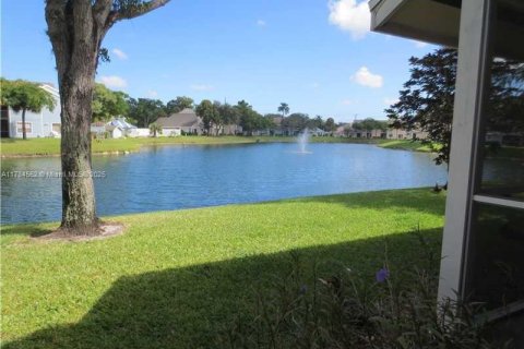 Adosado en venta en North Lauderdale, Florida, 2 dormitorios, 110.18 m2 № 1738835 - foto 25