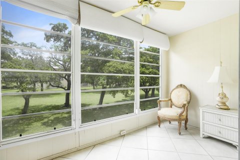 Condo in Sunrise, Florida, 2 bedrooms № 1977797 - photo 7