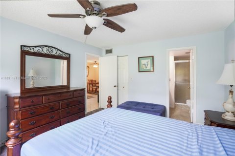 Condo in Sunrise, Florida, 2 bedrooms № 1977797 - photo 30