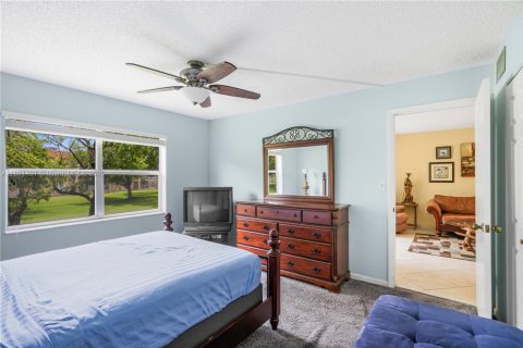 Condo in Sunrise, Florida, 2 bedrooms № 1977797 - photo 29