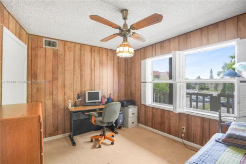 Condo in Sunrise, Florida, 2 bedrooms № 1977797 - photo 23