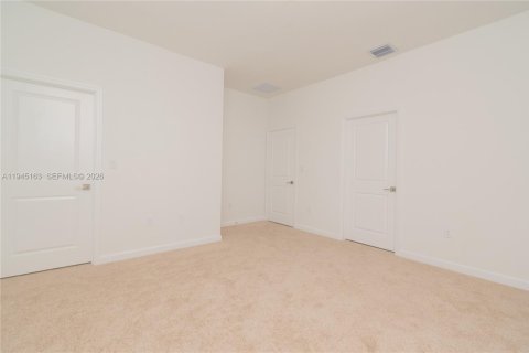 Townhouse in Florida City, Florida 3 bedrooms, 128.76 sq.m. № 2002403 - photo 8