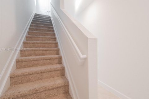 Townhouse in Florida City, Florida 3 bedrooms, 128.76 sq.m. № 2002403 - photo 7