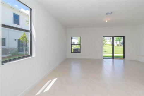 Townhouse in Florida City, Florida 3 bedrooms, 128.76 sq.m. № 2002403 - photo 3