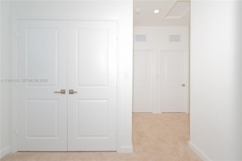 Townhouse in Florida City, Florida 3 bedrooms, 128.76 sq.m. № 2002403 - photo 9