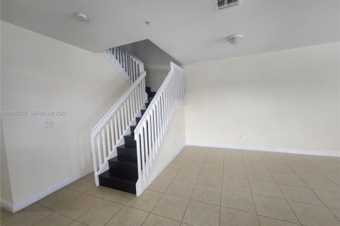 Adosado en alquiler en Pembroke Pines, Florida, 3 dormitorios, 213.68 m2 № 1993850 - foto 5