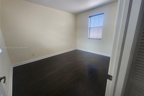 Adosado en alquiler en Pembroke Pines, Florida, 3 dormitorios, 213.68 m2 № 1993850 - foto 11