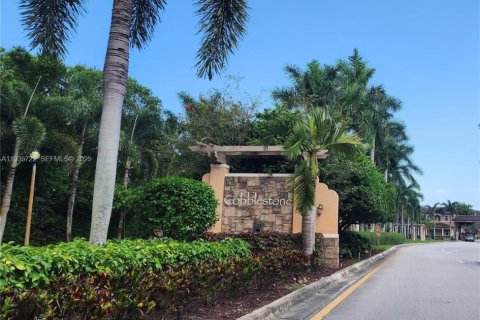 Adosado en alquiler en Pembroke Pines, Florida, 3 dormitorios, 213.68 m2 № 1993850 - foto 21