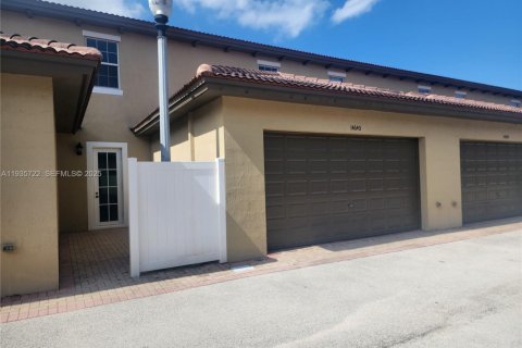 Adosado en alquiler en Pembroke Pines, Florida, 3 dormitorios, 213.68 m2 № 1993850 - foto 19