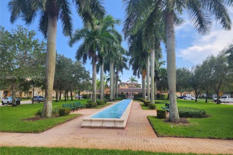 Adosado en alquiler en Pembroke Pines, Florida, 3 dormitorios, 213.68 m2 № 1993850 - foto 22