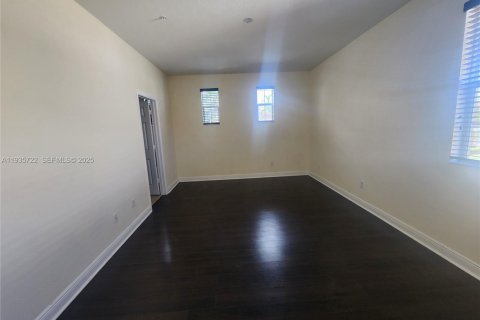 Adosado en alquiler en Pembroke Pines, Florida, 3 dormitorios, 213.68 m2 № 1993850 - foto 10