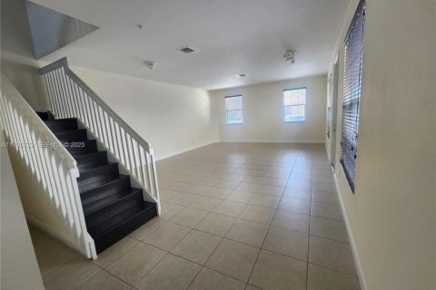 Adosado en alquiler en Pembroke Pines, Florida, 3 dormitorios, 213.68 m2 № 1993850 - foto 8