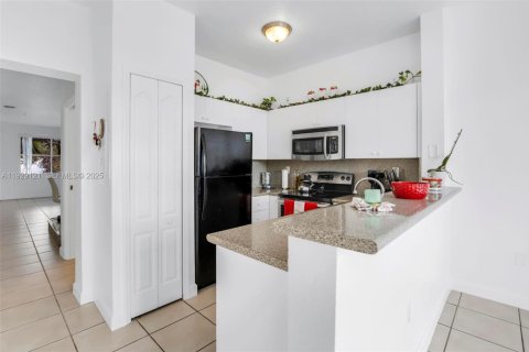Copropriété à vendre à Hialeah, Floride: 2 chambres, 120.59 m2 № 1988644 - photo 15