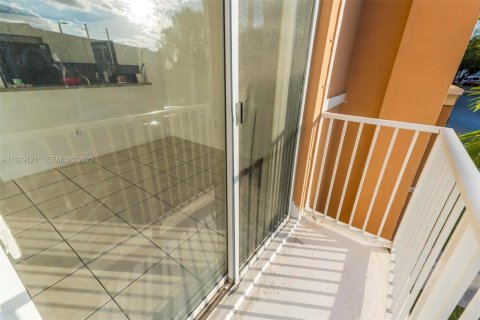 Copropriété à vendre à Hialeah, Floride: 2 chambres, 120.59 m2 № 1988644 - photo 30