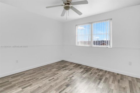 Copropriété à vendre à Hialeah, Floride: 2 chambres, 120.59 m2 № 1988644 - photo 25