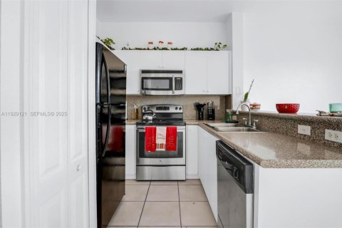 Copropriété à vendre à Hialeah, Floride: 2 chambres, 120.59 m2 № 1988644 - photo 18