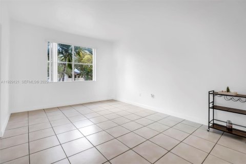 Copropriété à vendre à Hialeah, Floride: 2 chambres, 120.59 m2 № 1988644 - photo 7