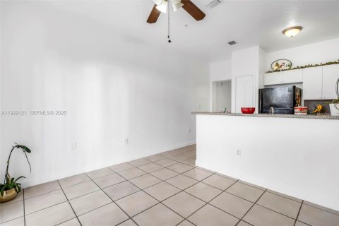 Copropriété à vendre à Hialeah, Floride: 2 chambres, 120.59 m2 № 1988644 - photo 14