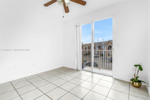 Copropriété à vendre à Hialeah, Floride: 2 chambres, 120.59 m2 № 1988644 - photo 19