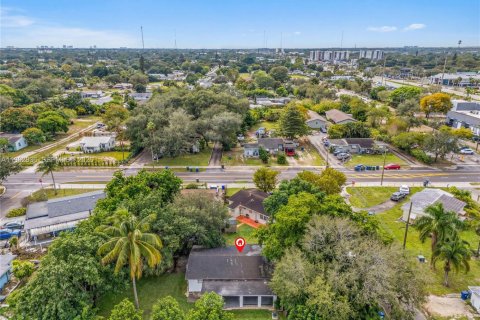 Снять в аренду виллу или дом в Холливуд, Флорида 3 спальни, 92.9м2, № 2024157 - фото 23