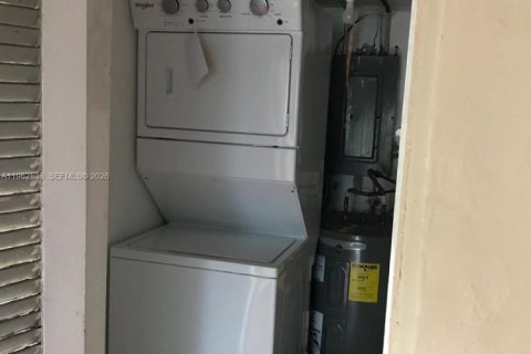 Снять в аренду виллу или дом в Холливуд, Флорида 3 спальни, 92.9м2, № 2024157 - фото 27