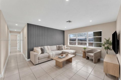 Снять в аренду виллу или дом в Холливуд, Флорида 3 спальни, 92.9м2, № 2024157 - фото 6