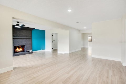 Villa ou maison à vendre à Daytona Beach, Floride: 3 chambres, 154.59 m2 № 2413691 - photo 4