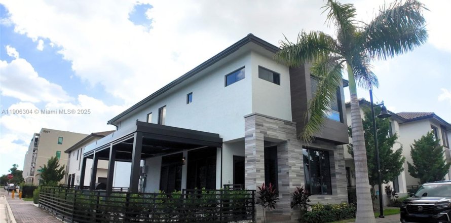 Дом в Дорал, Флорида 1 комната, 209.68м2 № 1965786