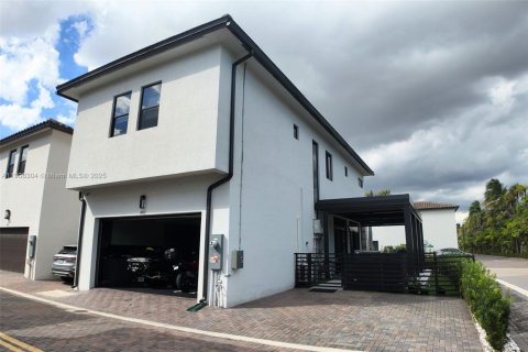 Купить виллу или дом в Дорал, Флорида 1 комната, 209.68м2, № 1965786 - фото 22