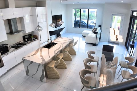 Купить виллу или дом в Дорал, Флорида 1 комната, 209.68м2, № 1965786 - фото 2