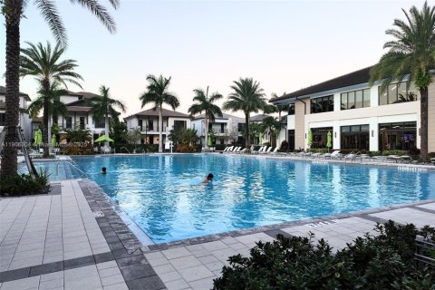 Купить виллу или дом в Дорал, Флорида 1 комната, 209.68м2, № 1965786 - фото 5