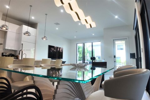 Купить виллу или дом в Дорал, Флорида 1 комната, 209.68м2, № 1965786 - фото 25