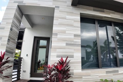 Купить виллу или дом в Дорал, Флорида 1 комната, 209.68м2, № 1965786 - фото 18