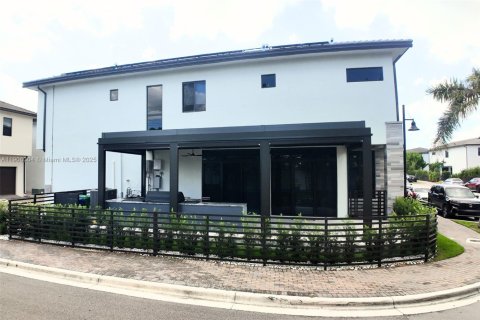 Купить виллу или дом в Дорал, Флорида 1 комната, 209.68м2, № 1965786 - фото 23