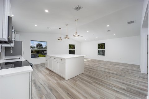 Villa ou maison à vendre à St. Lucie, Floride: 3 chambres, 144.93 m2 № 2395101 - photo 7