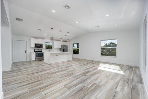 Villa ou maison à vendre à St. Lucie, Floride: 3 chambres, 144.93 m2 № 2395101 - photo 8