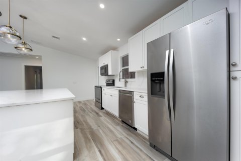 Villa ou maison à vendre à St. Lucie, Floride: 3 chambres, 144.93 m2 № 2395101 - photo 11