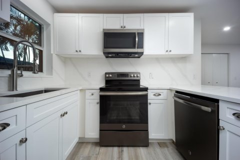 Villa ou maison à vendre à St. Lucie, Floride: 3 chambres, 144.93 m2 № 2395101 - photo 28