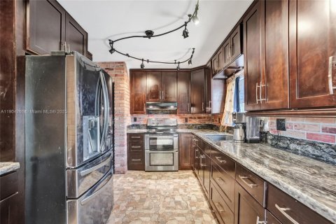 Villa ou maison à vendre à Sunrise, Floride: 3 chambres, 111.48 m2 № 1972687 - photo 2