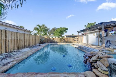 Villa ou maison à vendre à Sunrise, Floride: 3 chambres, 111.48 m2 № 1972687 - photo 30