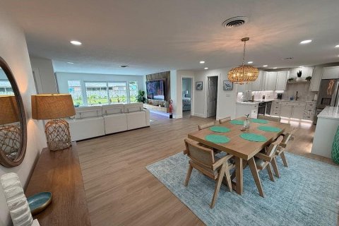 Villa ou maison à louer à Satellite Beach, Floride: 4 chambres, 141.21 m2 № 2386805 - photo 8