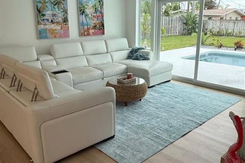 Villa ou maison à louer à Satellite Beach, Floride: 4 chambres, 141.21 m2 № 2386805 - photo 3