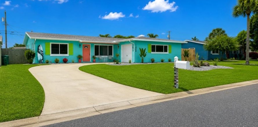 Villa ou maison à Satellite Beach, Floride 4 chambres, 141.21 m2 № 2386805
