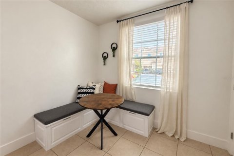 Touwnhouse à vendre à Davenport, Floride: 3 chambres, 159.79 m2 № 2405345 - photo 9