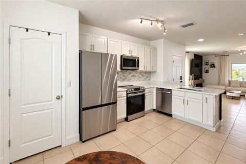 Touwnhouse à vendre à Davenport, Floride: 3 chambres, 159.79 m2 № 2405345 - photo 8