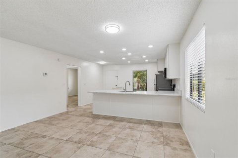 Villa ou maison à louer à Palm Harbor, Floride: 2 chambres, 95.69 m2 № 2096911 - photo 20
