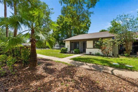 Villa ou maison à Palm Harbor, Floride 2 chambres, 95.69 m2 № 2096911